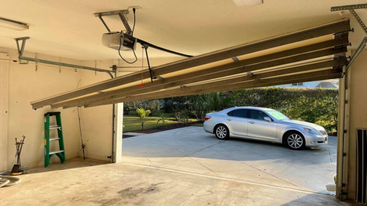 Emergency Garage Door Repair Near Me